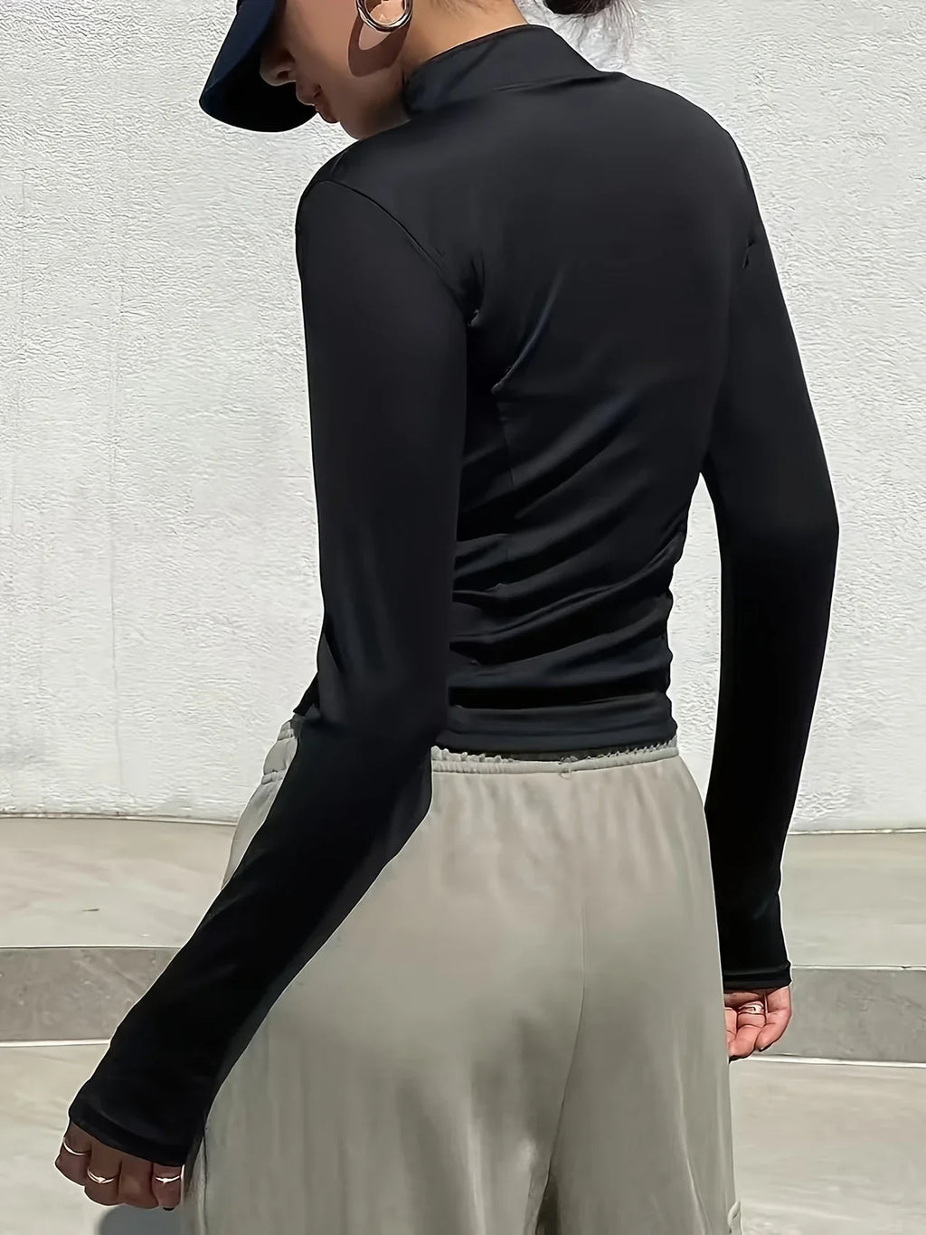 Slim Fit Zip-Up Crop Top Long Sleeve